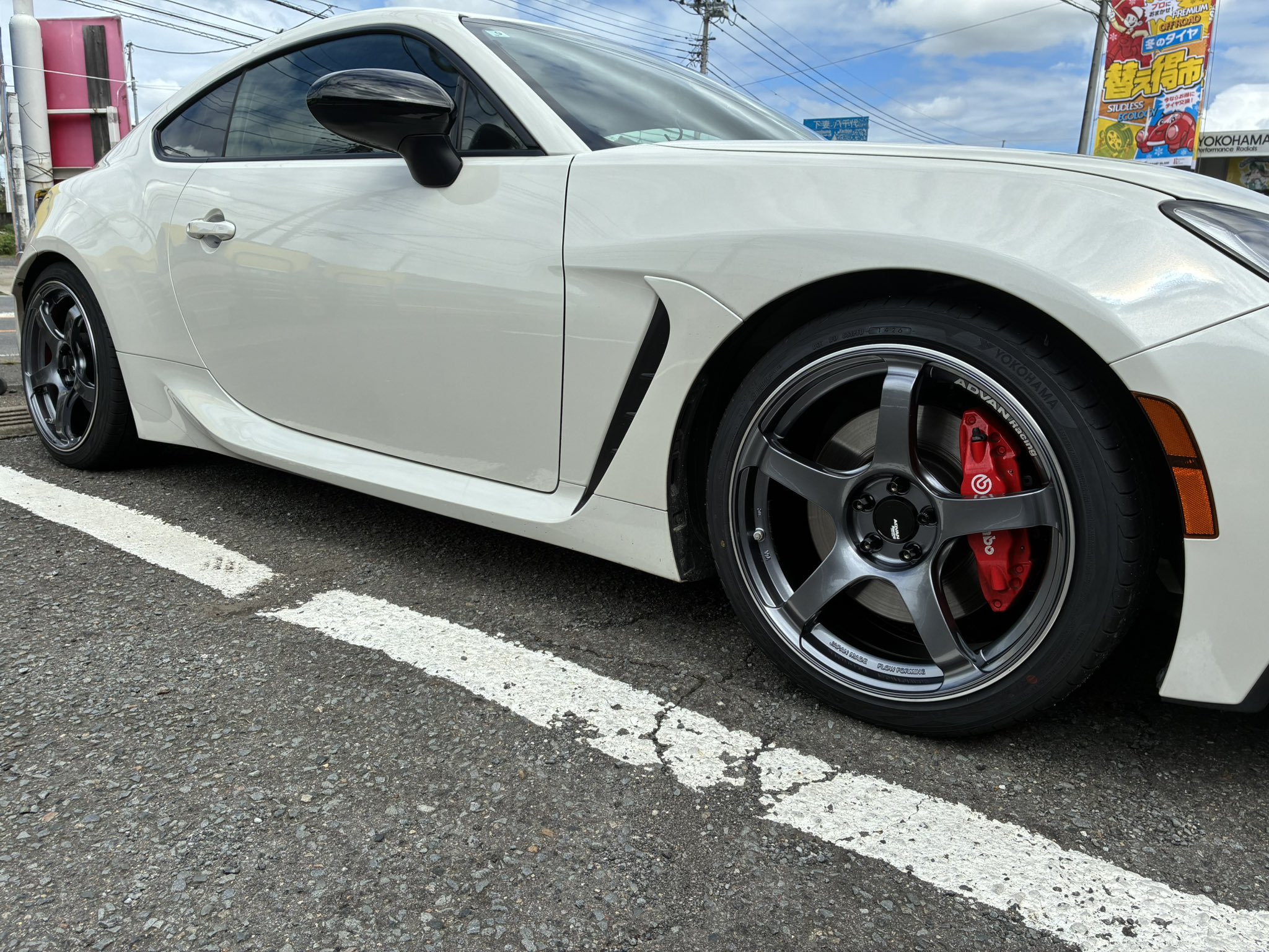 ADVAN Racing TC-4